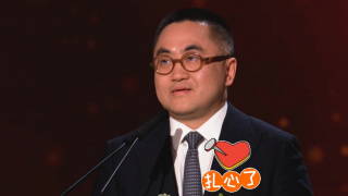 女人扒开大腿让男人捅